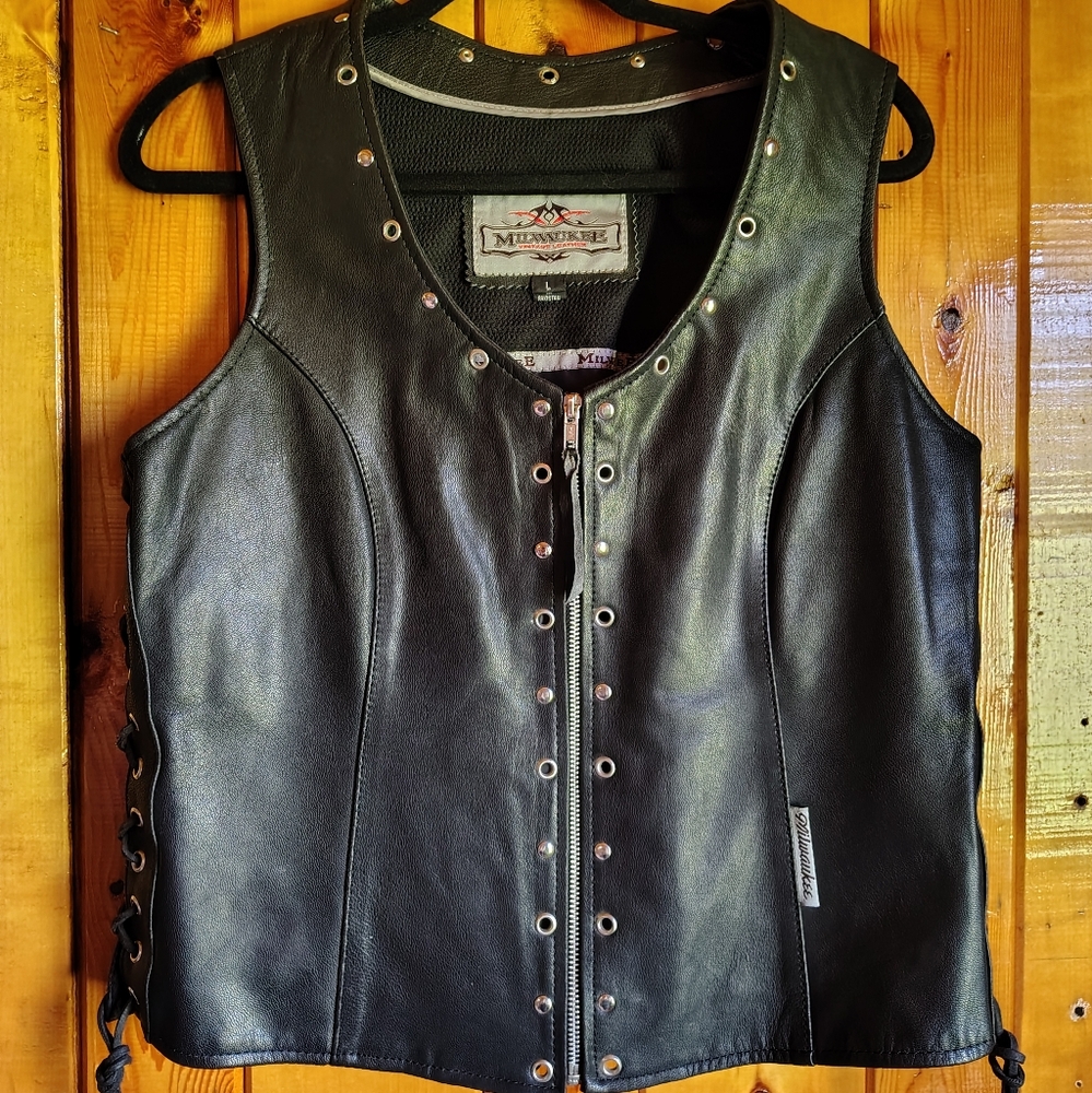 Women's Milwaukee Black Leather  Vest